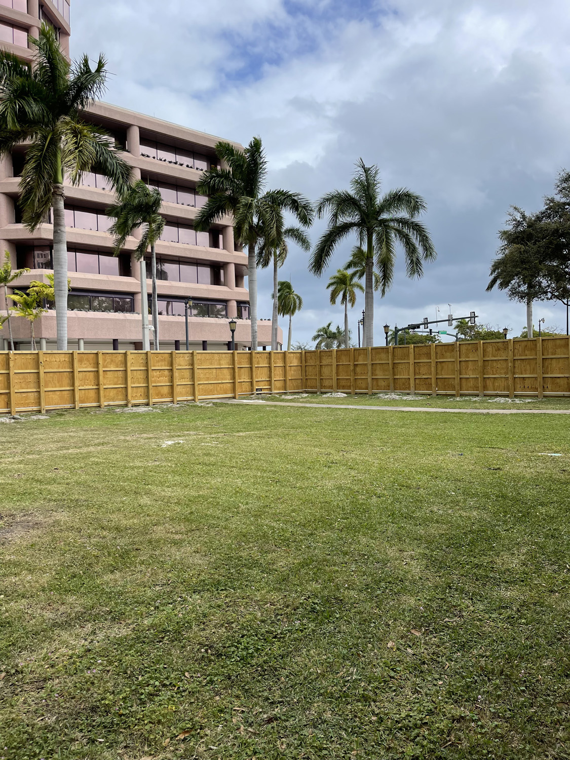 commercial fencing in florida